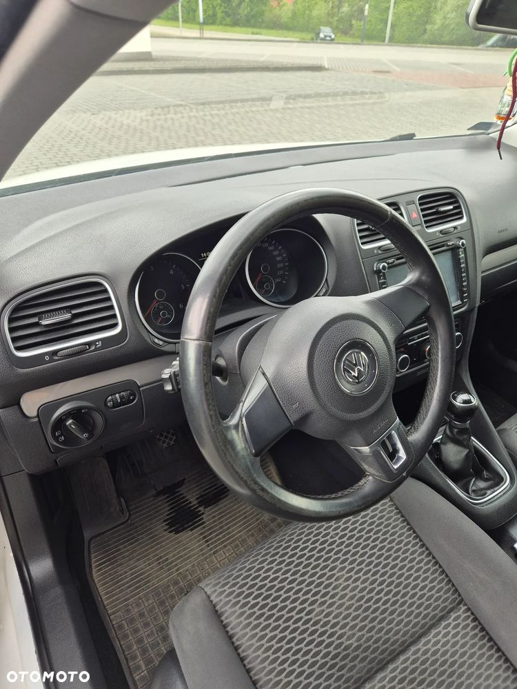 Volkswagen Golf - 8
