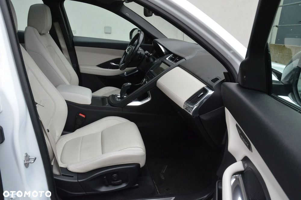 Jaguar E-Pace 2.0 i4P AWD R-Dynamic - 34