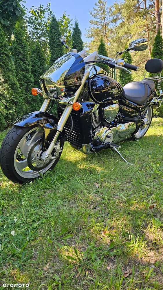 Suzuki Intruder - 1
