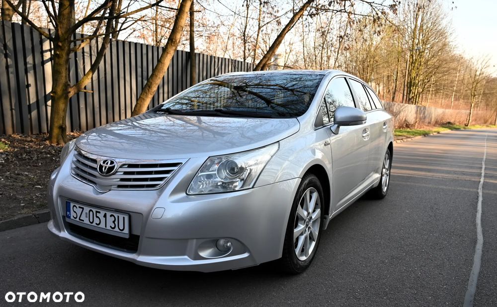 Toyota Avensis - 1