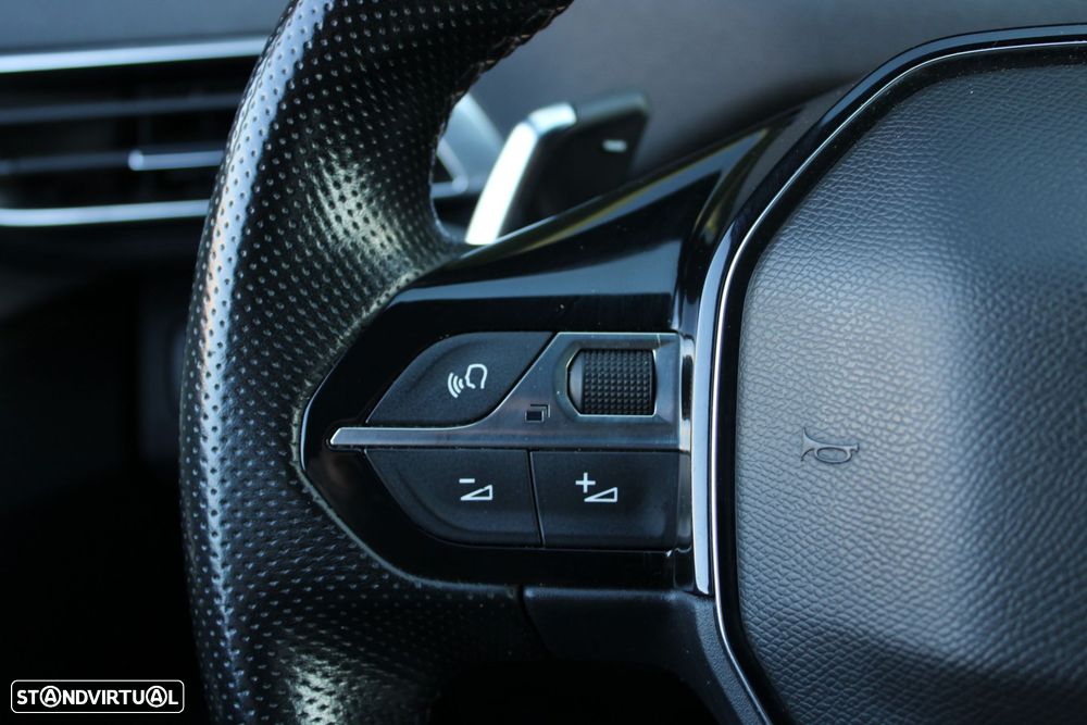 Peugeot 3008 1.6 Hybrid GT Pack e-EAT8 - 23