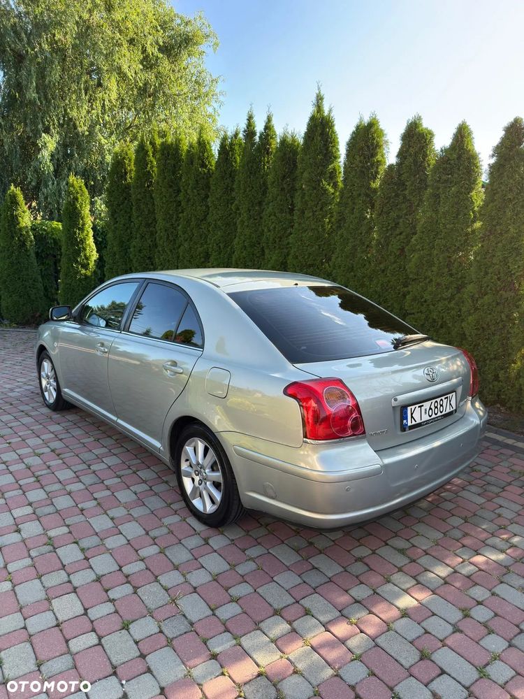 Toyota Avensis 1.8 VVT-i Sol - 10