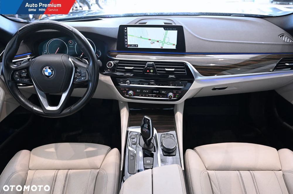 BMW Seria 5 520d xDrive - 13