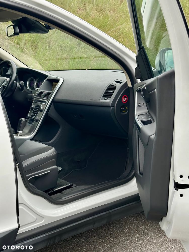 Volvo XC 60 D3 Momentum - 3