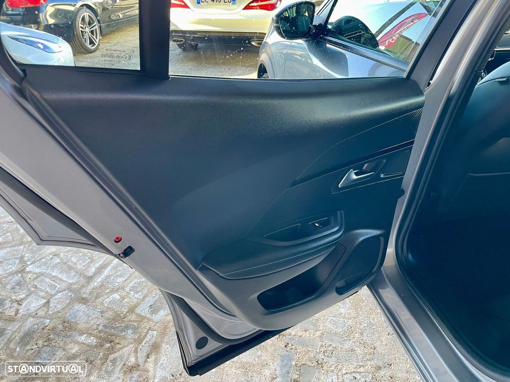 Peugeot 2008 1.2 PureTech Allure - 16