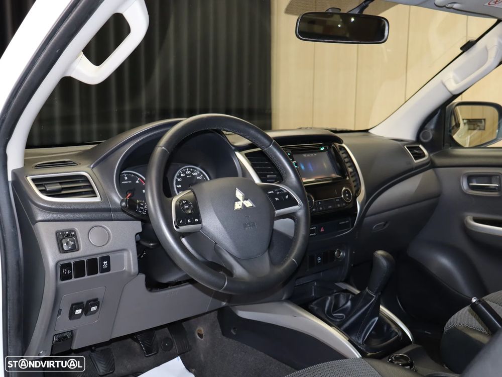 Mitsubishi L200 2.4 DI-D Club Intense Strakar 4WD - 13
