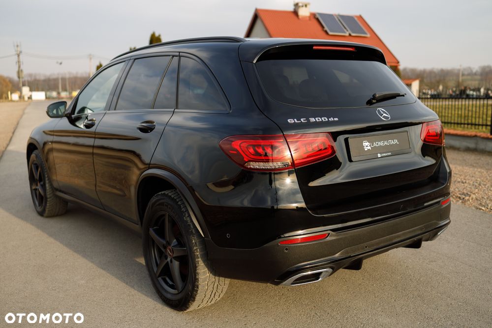 Mercedes-Benz GLC 300 de 4Matic 9G-TRONIC AMG Line Plus - 6