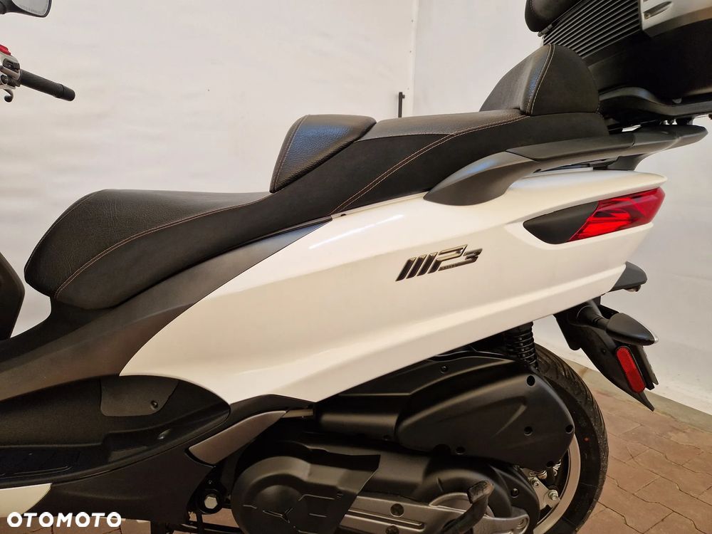 Piaggio MP-3 - 33