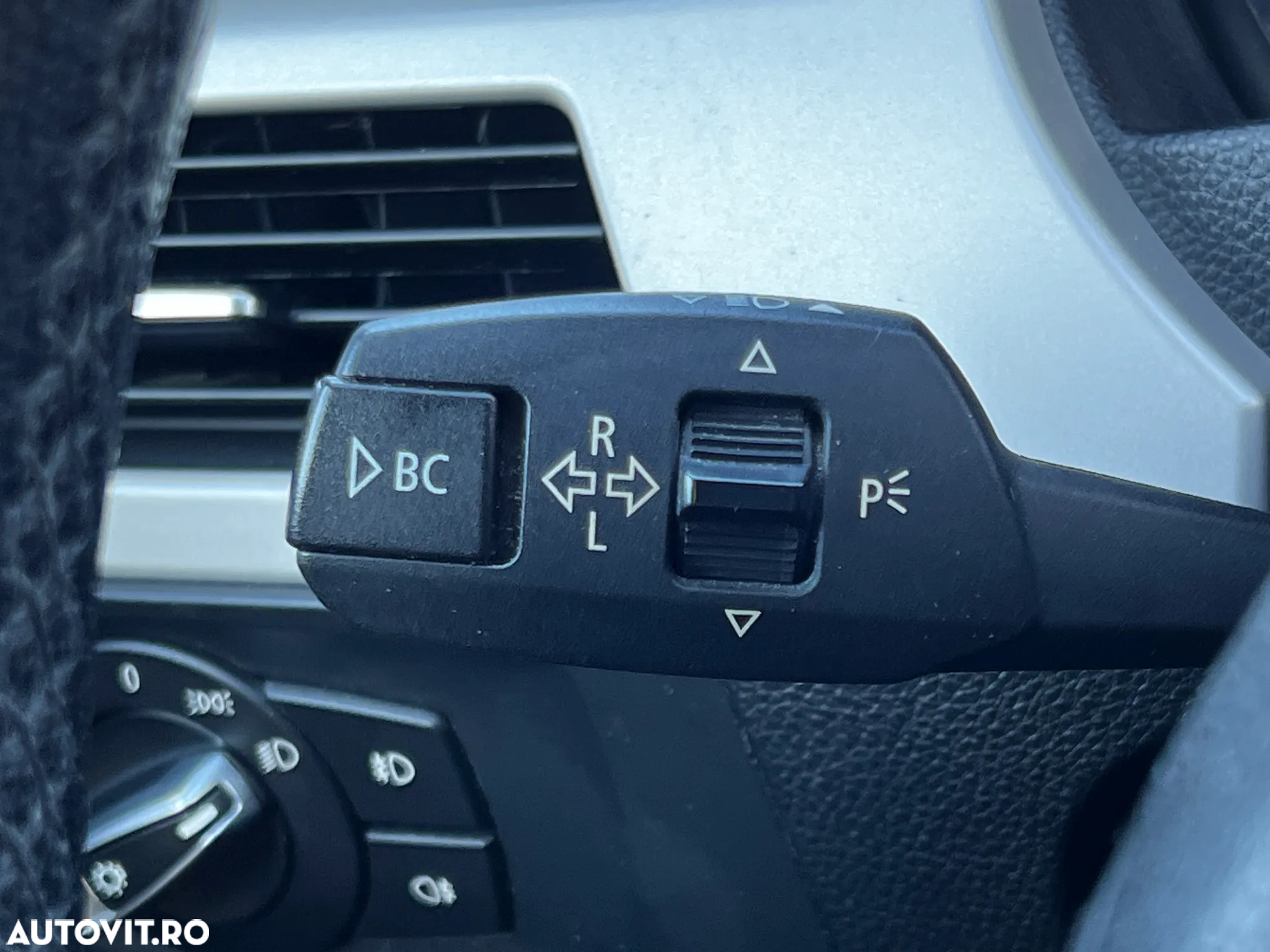 BMW Seria 3 320d DPF Touring - 24