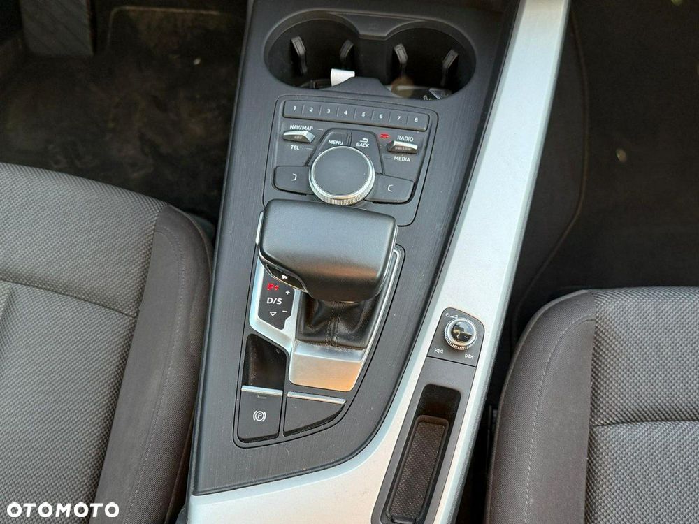 Audi A4 Avant 35 TDI S tronic design - 24