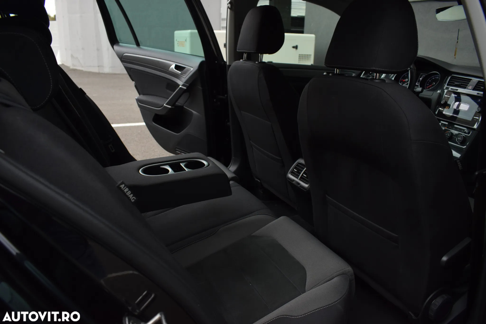 Volkswagen Golf 2.0 TDI Highline - 17
