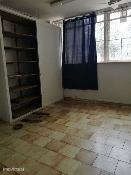 Loja em galeria no Areeiro - Grande imagem: 5/5