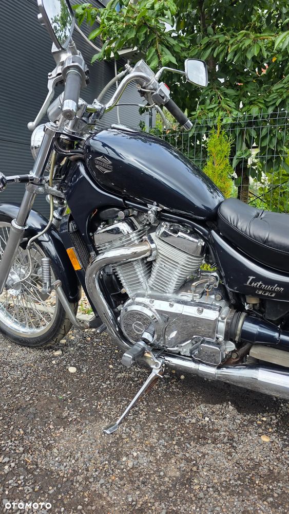 Suzuki Intruder - 19