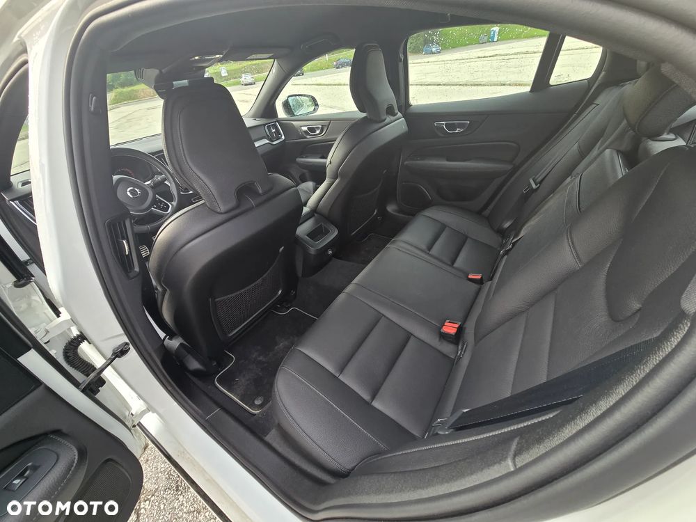 Volvo S60 T4 R-Design - 18