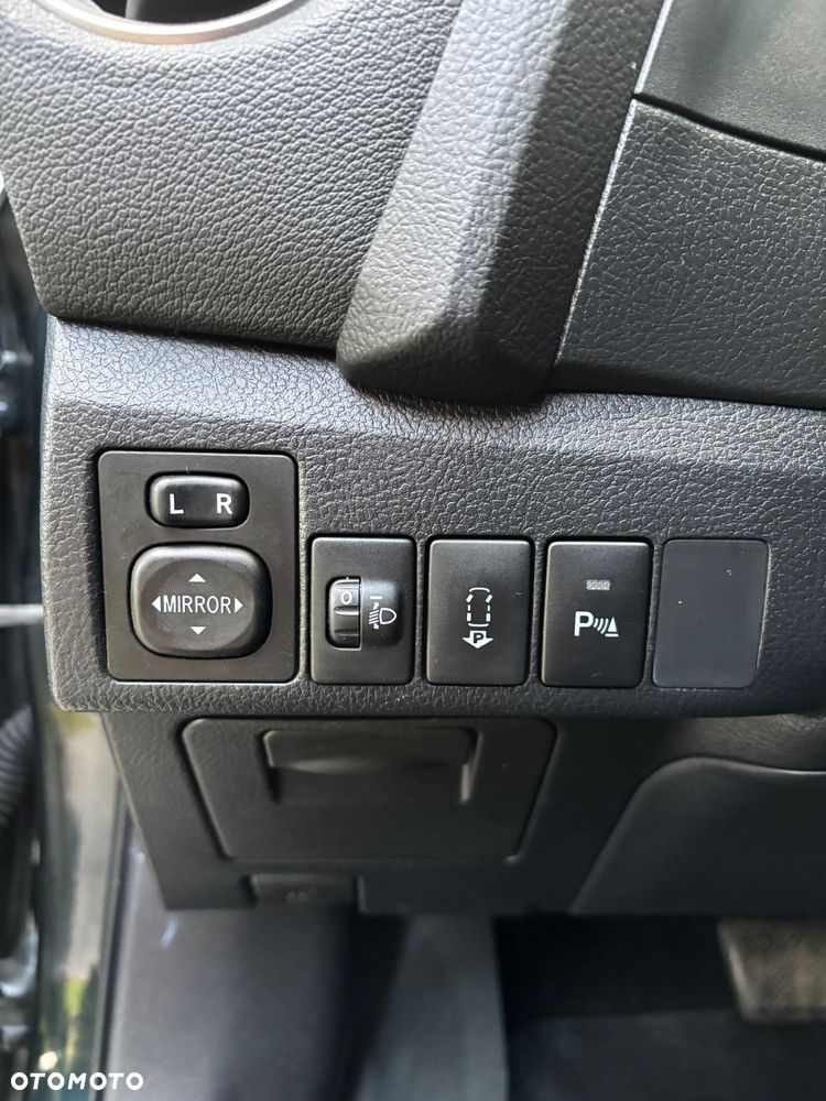 Toyota Auris 1.8 HSD Prestige NAVI - 26