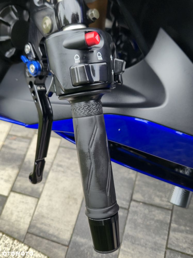 Yamaha R6 - 16