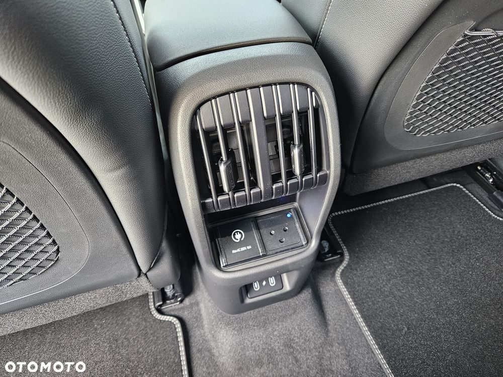 Hyundai Kona 39kWh Executive - 13