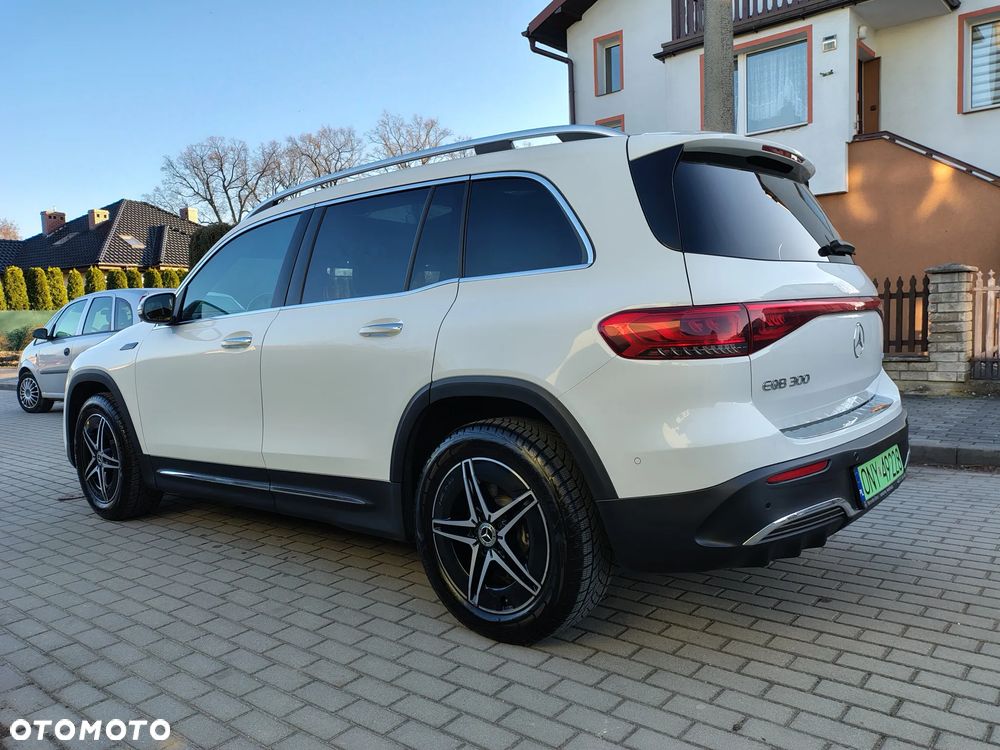Mercedes-Benz EQB 300 4Matic AMG Line - 6