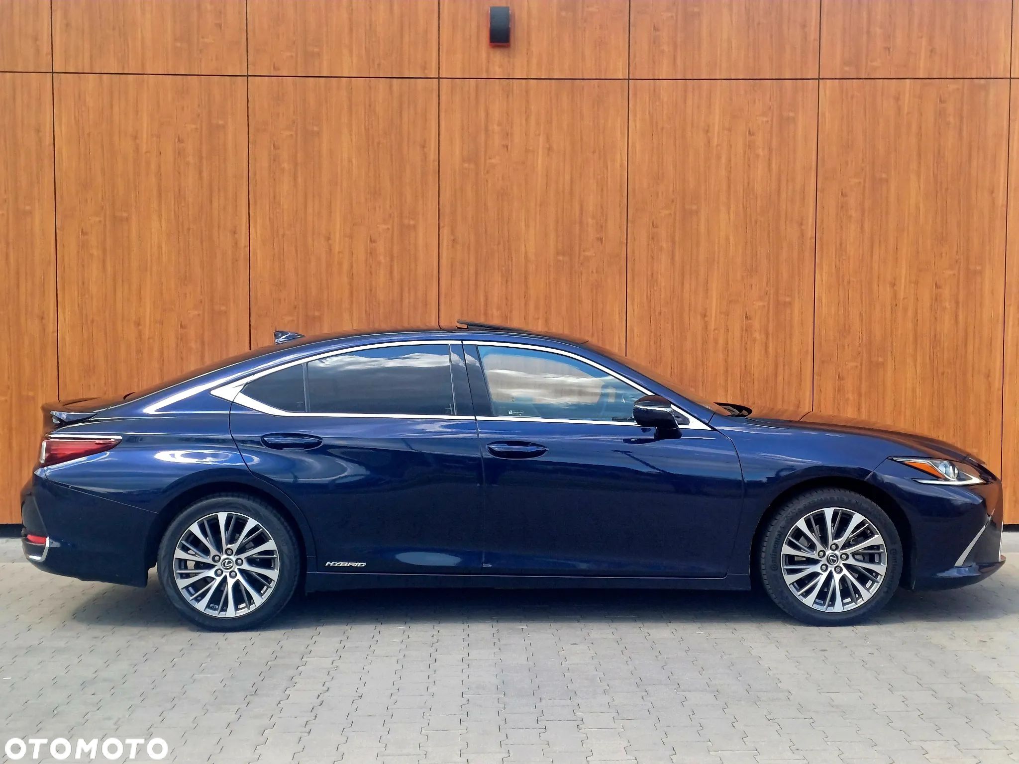 Lexus ES 300h Business Edition + - 1