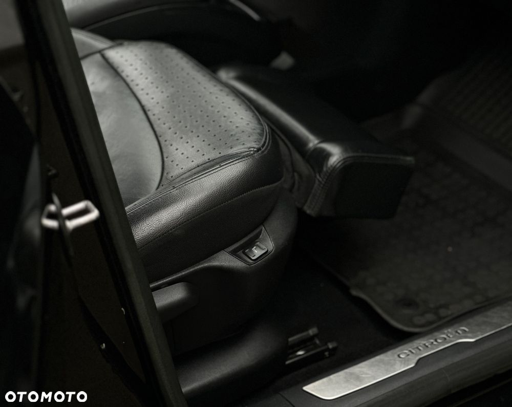 Citroën C4 Grand Picasso BlueHDi 150 EAT6 Exclusive - 33