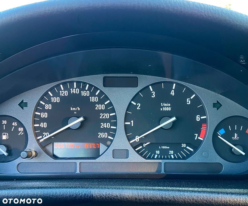 BMW Seria 3 - 32