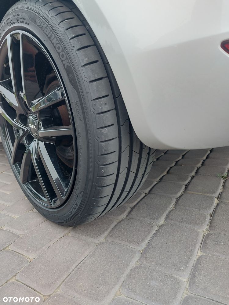 Volkswagen Golf - 6
