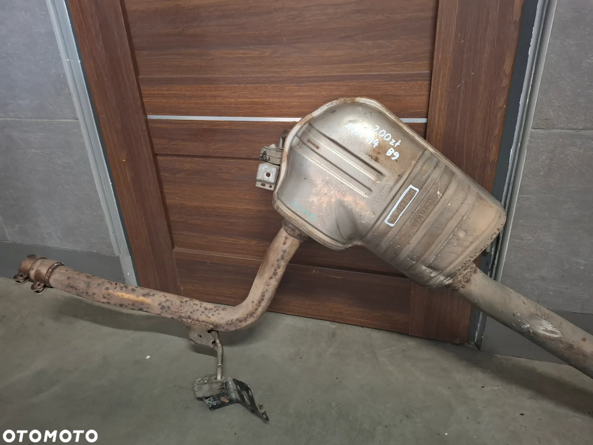 Wydech tłumik Audi A4 B9 nr 8W0253411D rok 2016 - 4