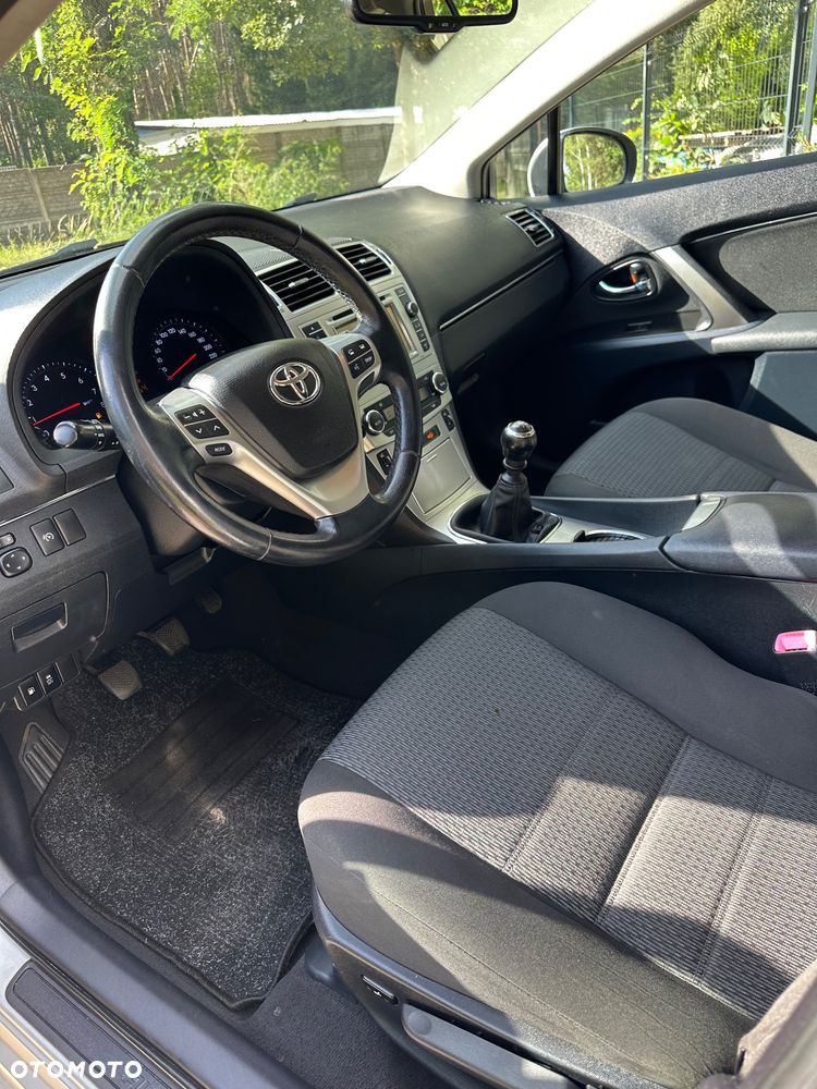 Toyota Avensis 1.8 Executive - 12