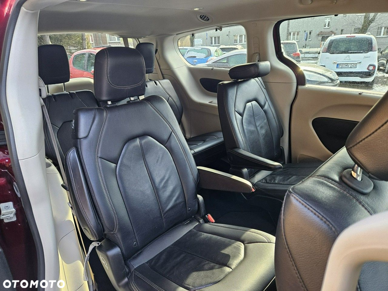 Chrysler Pacifica - 16