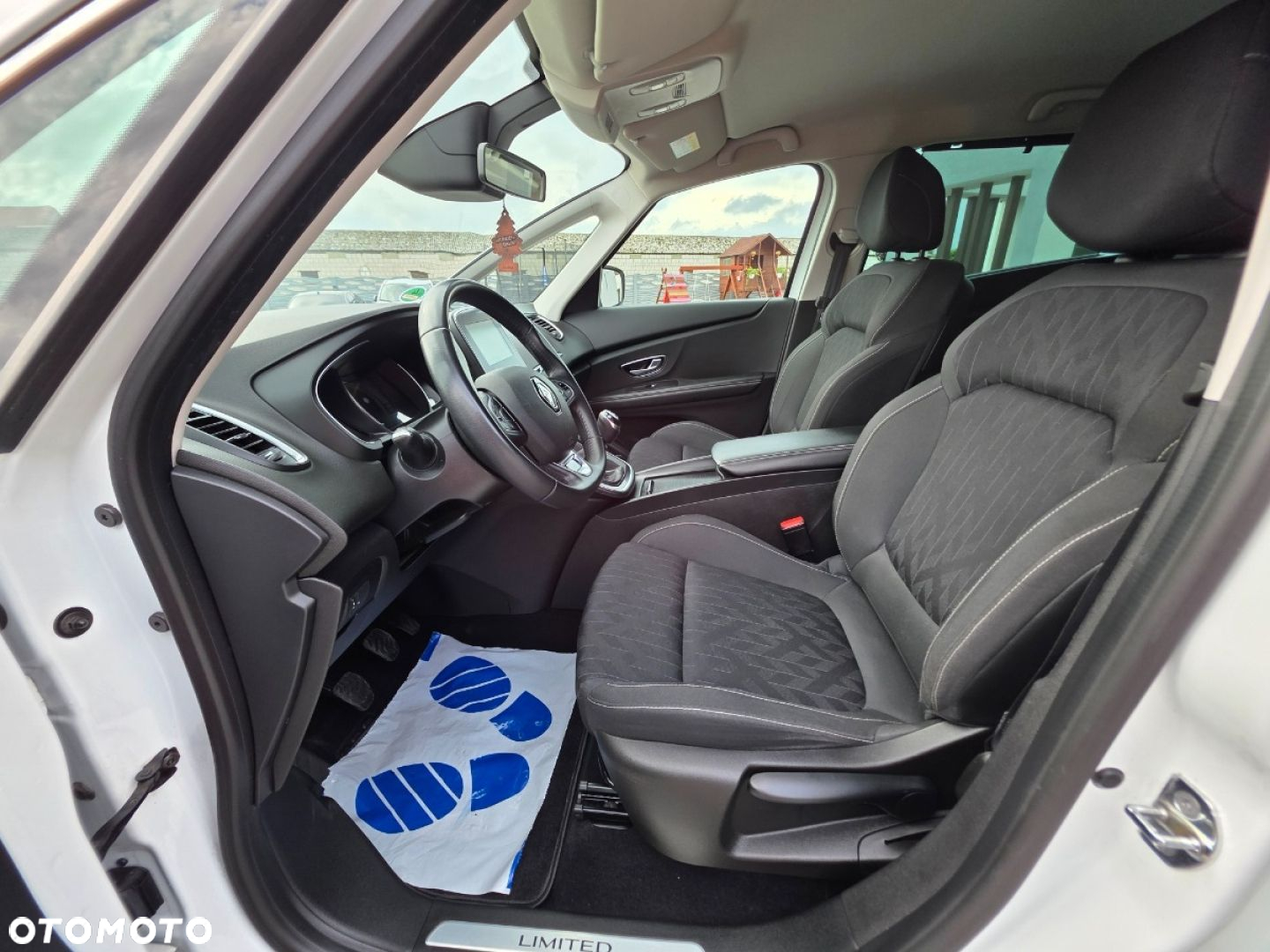 Renault Grand Scenic - 9