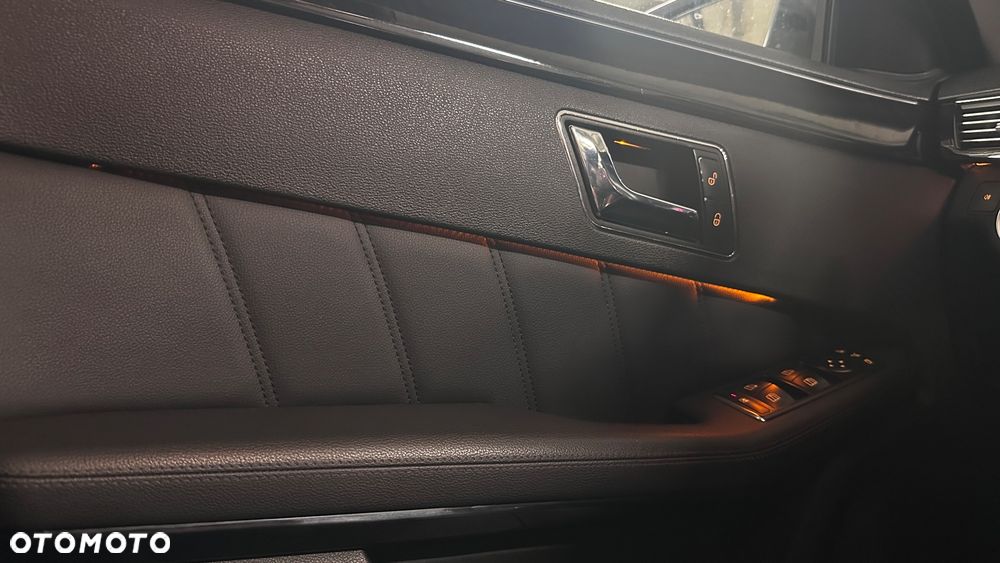 Mercedes-Benz Klasa E 350 CDI DPF 4Matic BlueEFFICIENCY 7G-TRONIC Avantgarde - 23