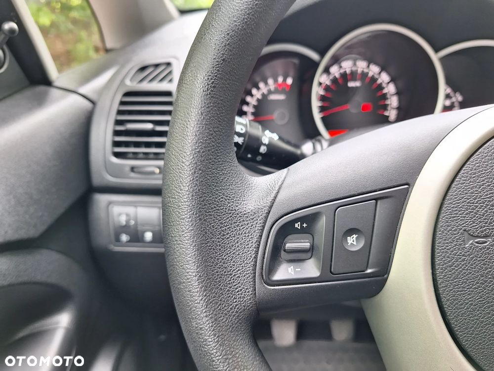 Kia Venga - 4