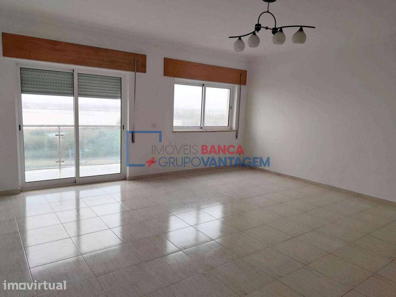Apartamento T2 a 2 minutos da Estação de Comboios da Azambuja - Grande imagem: 2/30