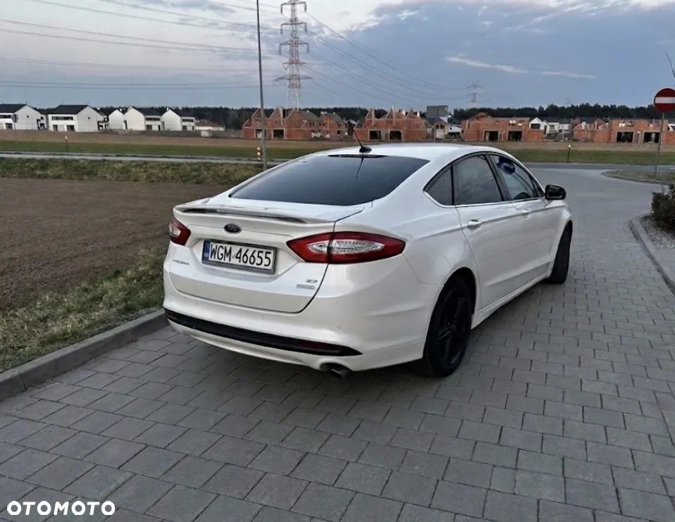 Ford Fusion - 2