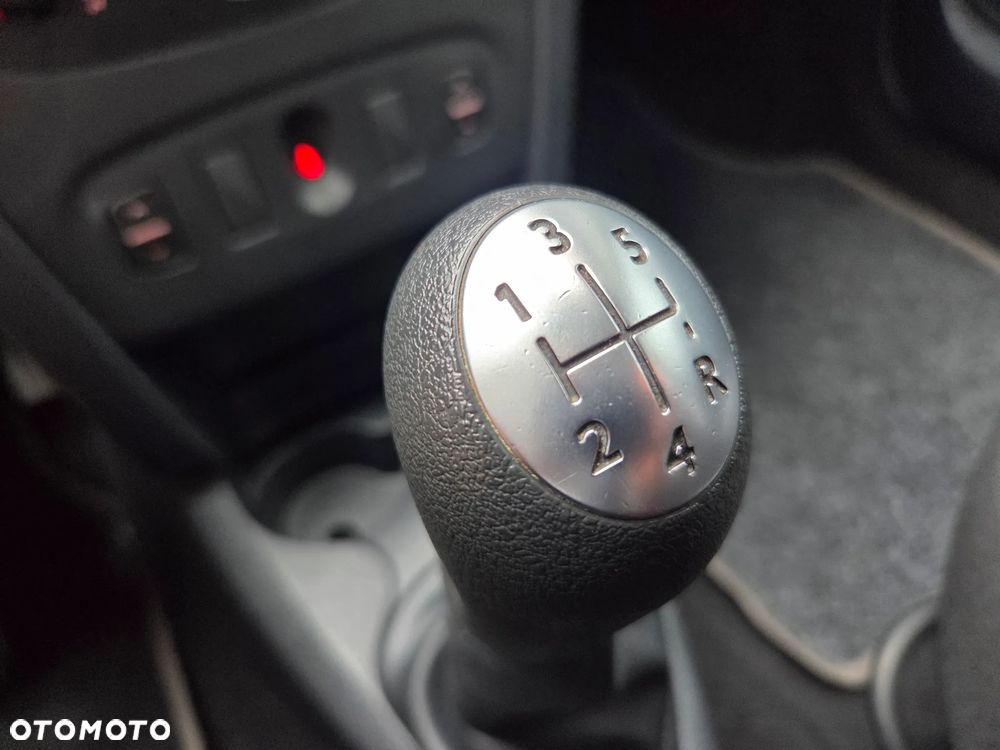 Dacia Sandero TCe 90 Celebration - 24