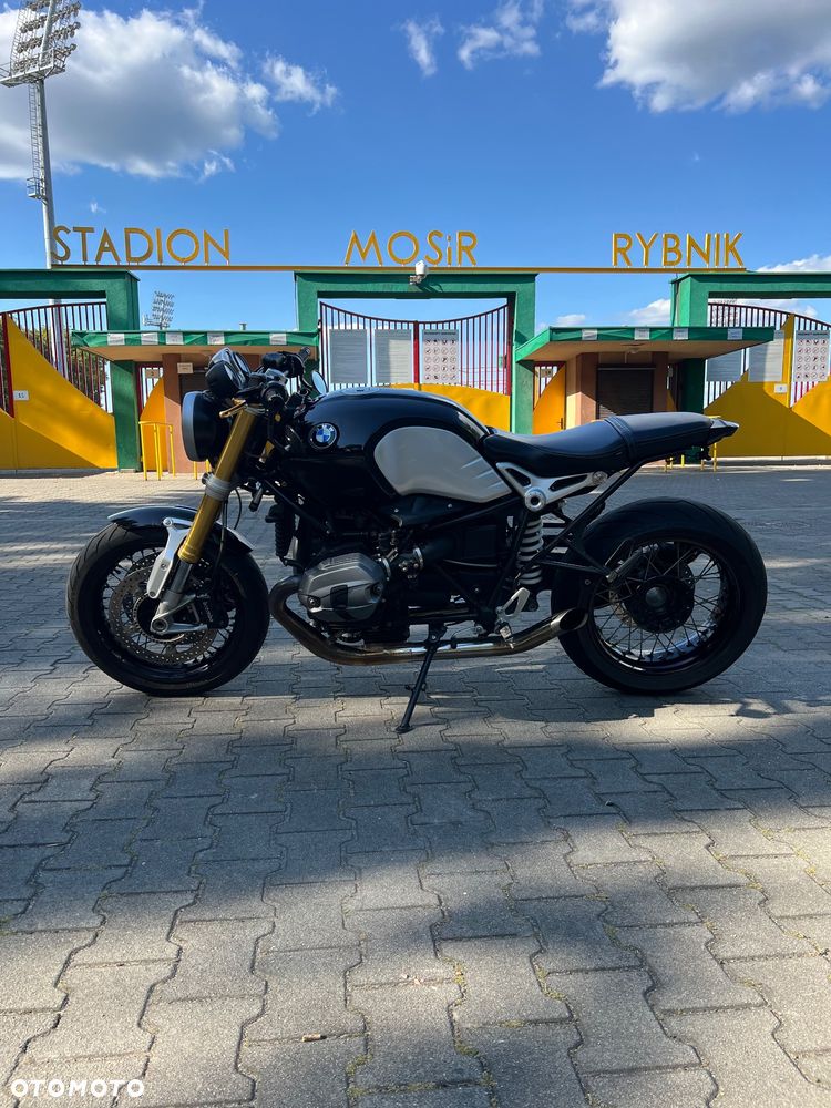 BMW R - 8