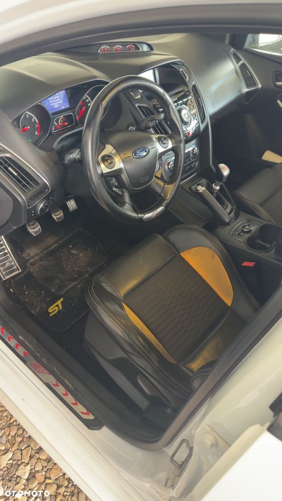 Ford Focus SW ST - 7