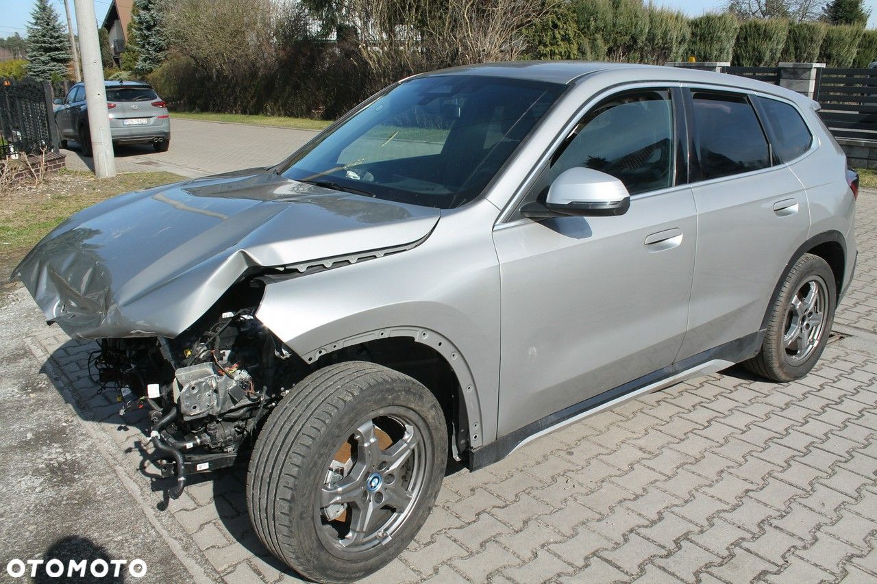 BMW iX1 - 1