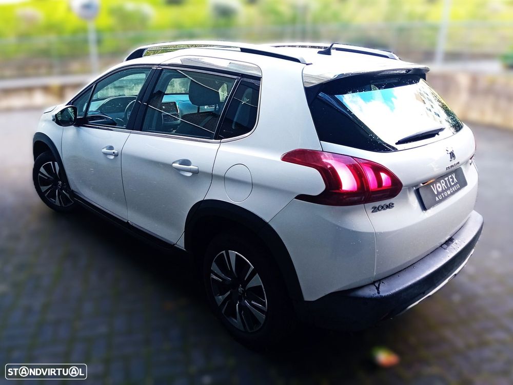 Peugeot 2008 1.2 PureTech Allure - 6