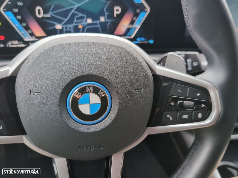 BMW 330 e Pack Desportivo M Auto - 24