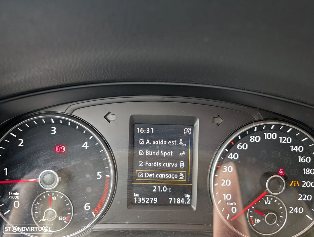 VW Sharan 2.0 TDI Highline DSG - 24