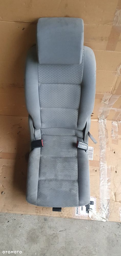 Fotel środkowy siedzenie środek tył tylny 2 rząd VW Touran 1T0 - 2