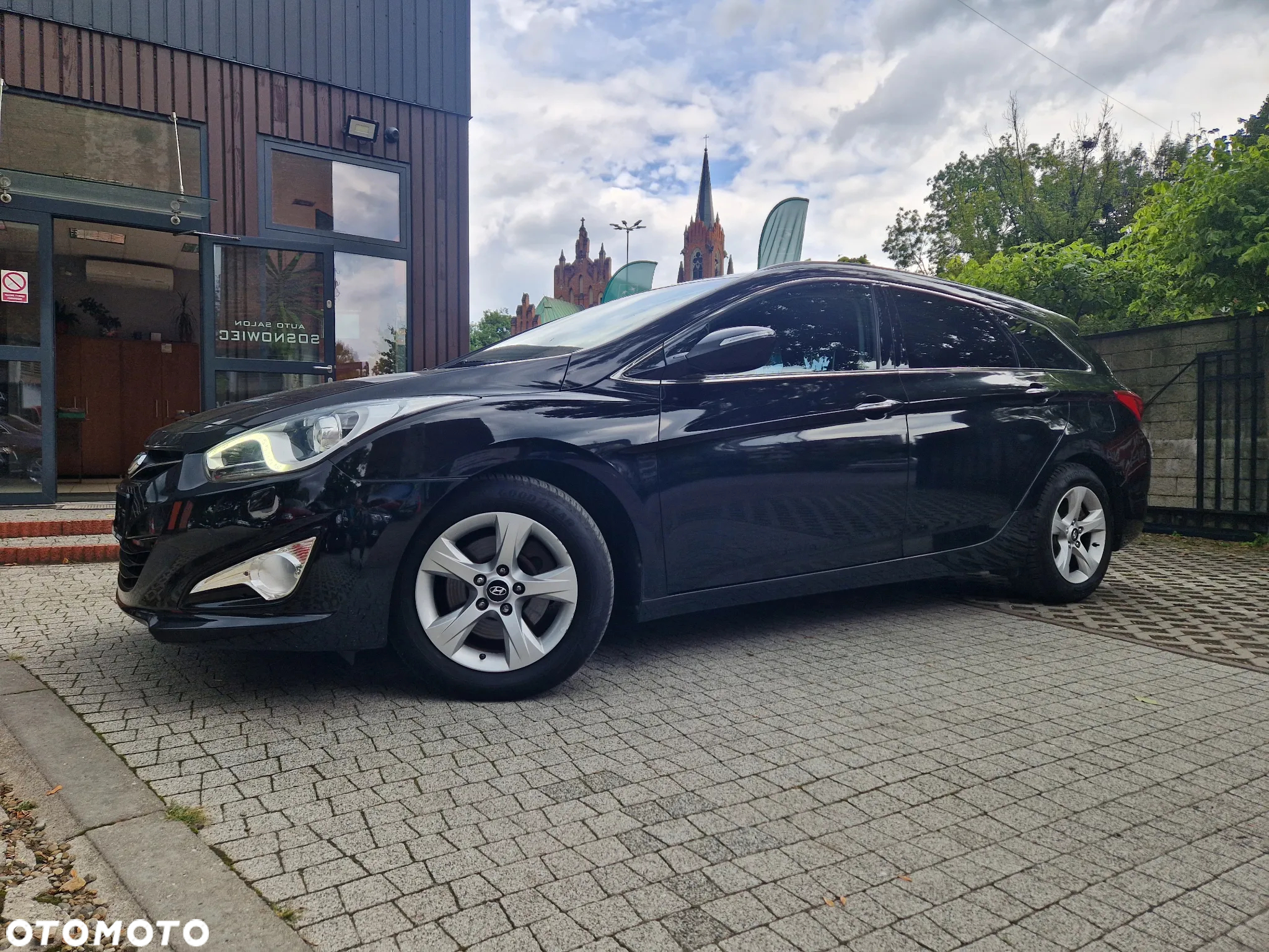 Hyundai i40 Kombi blue 1.6 Family+ - 9