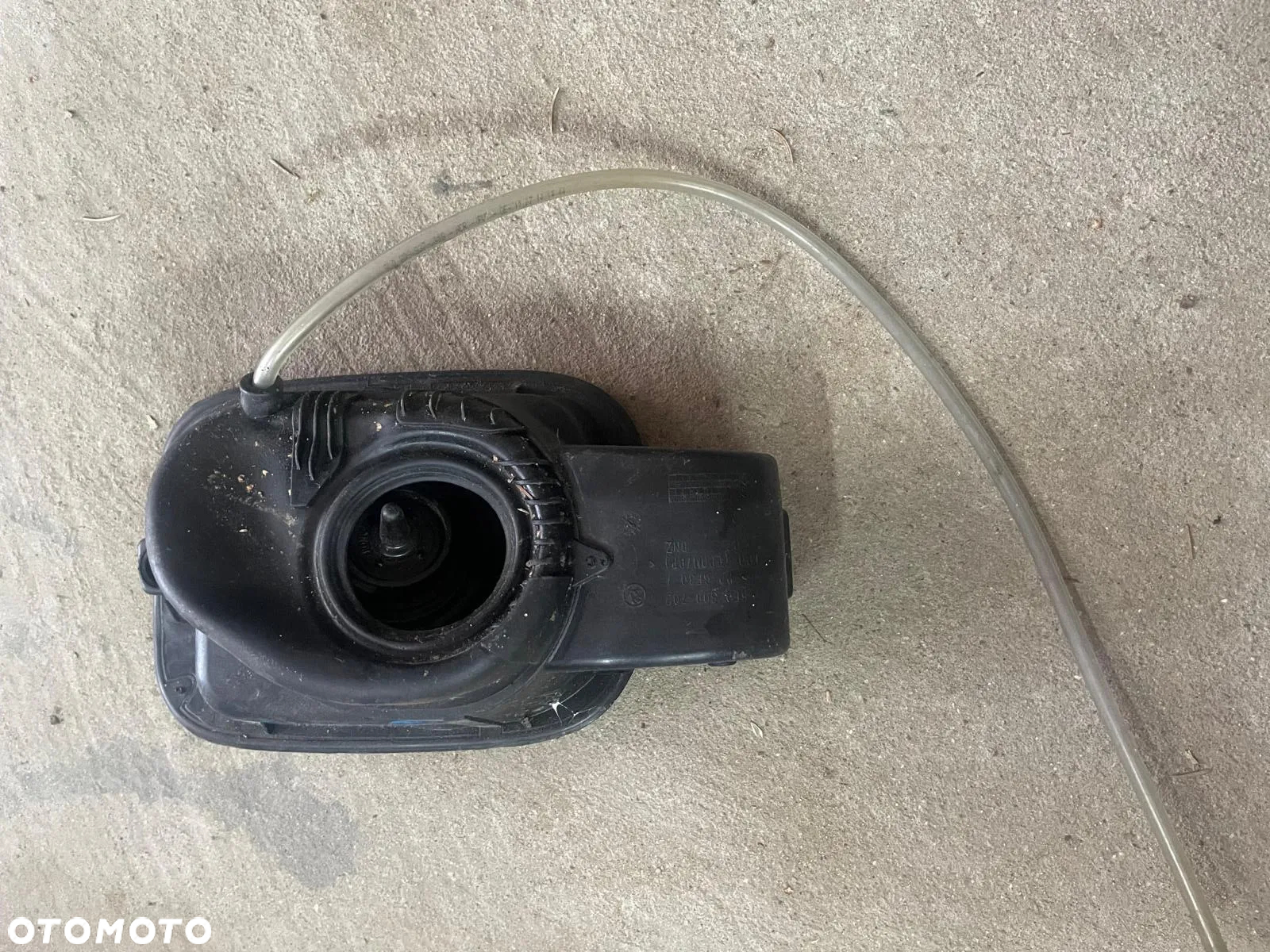Klapka wlewu paliwa Skoda Octavia III 3 5E0809702 1K0010497C - 3