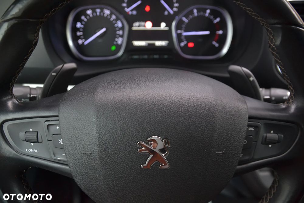 Peugeot Traveller 2.0 BlueHDi Standard Allure - 25