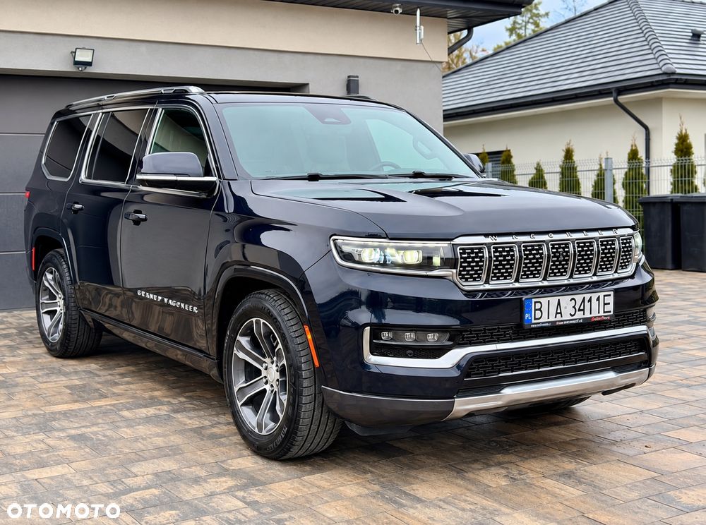 Jeep Grand Wagoneer - 12