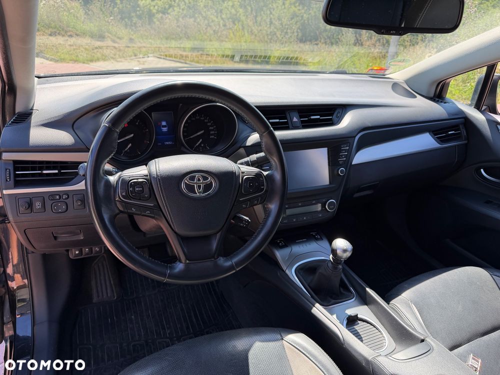 Toyota Avensis 2.0 D-4D Premium - 18