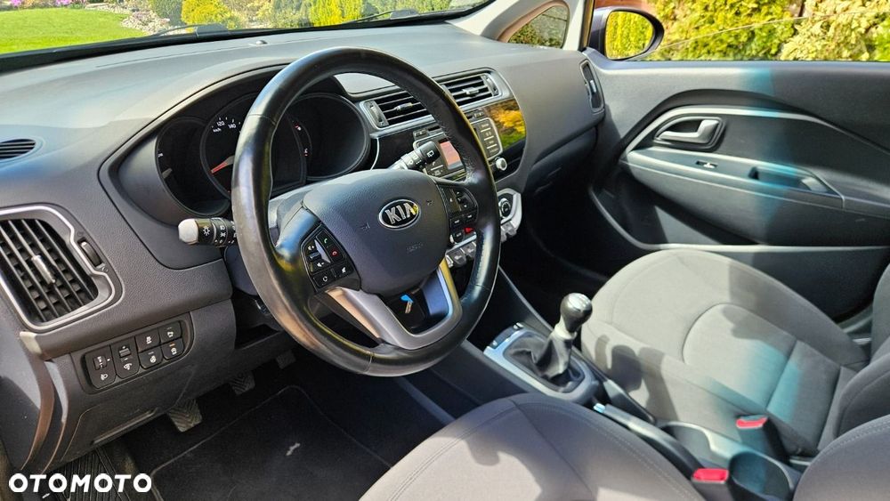 Kia Rio - 13