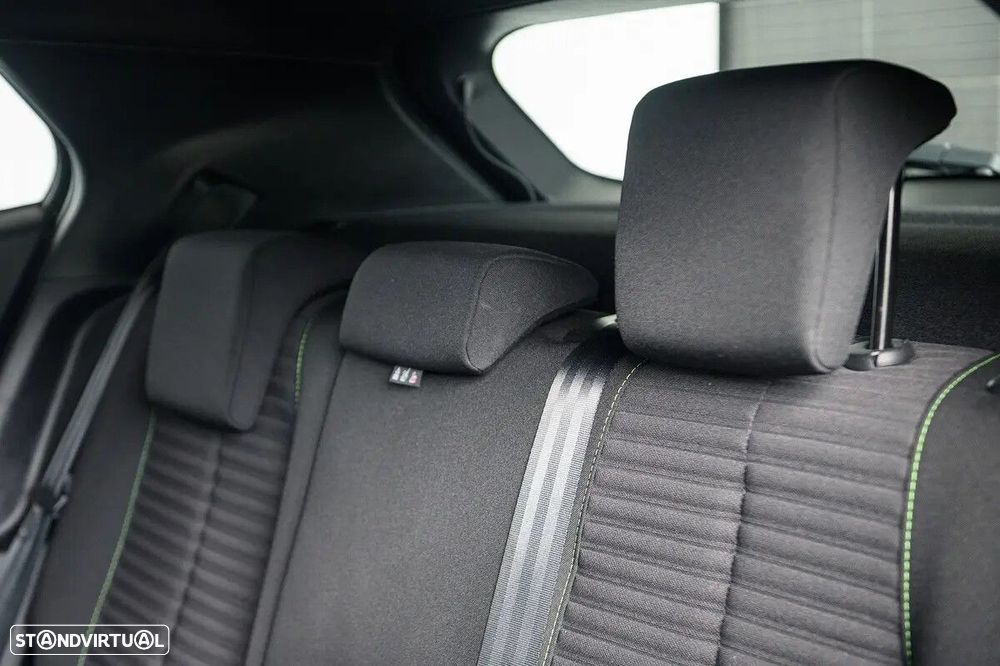 Peugeot 2008 1.2 PureTech Style - 52