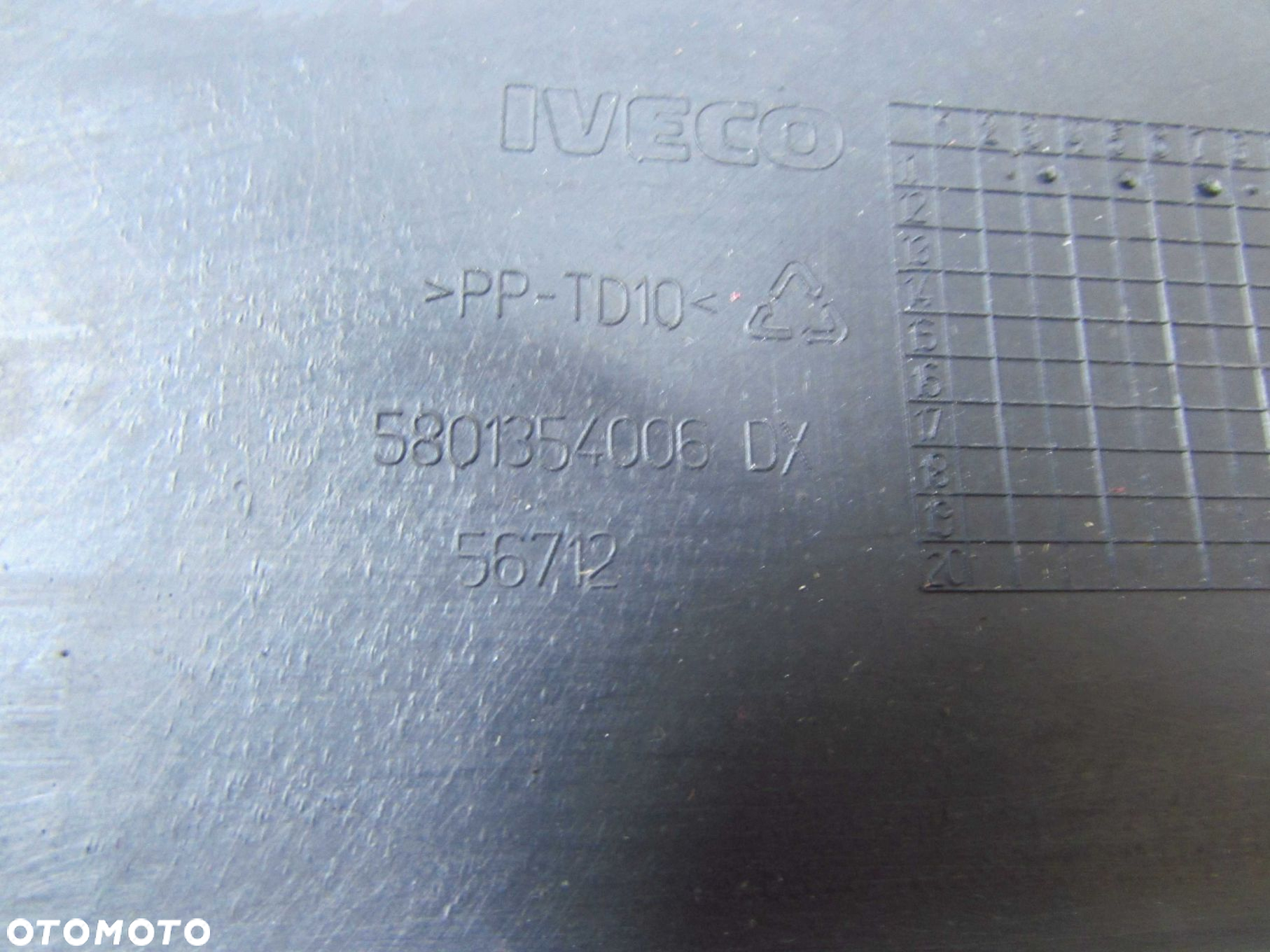 IVECO DAILY IV V LIFT 11-14 LISTWA POD LAMPE PRAWA 5801354006 5801339977 - 9